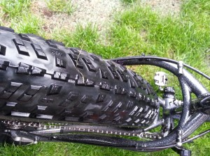 4" tyres and tons of room to spare....